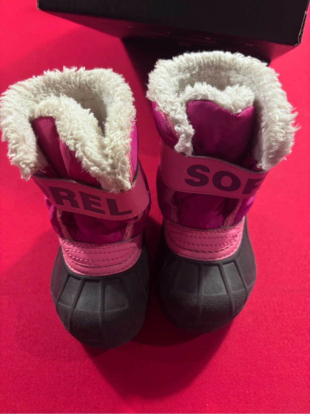Sorel toddler snow commander winter boot.
Waterproof Pink and Black size 5